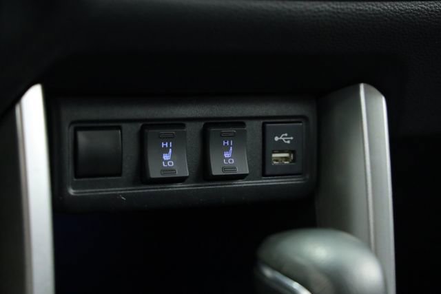 Used 2022 Toyota Corolla Cross XLE image 21