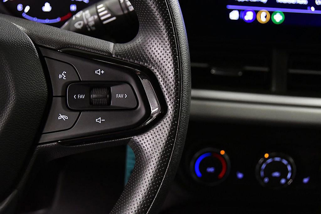 Used 2024 Chevrolet Trax LS w/ LS Convenience Package image 18