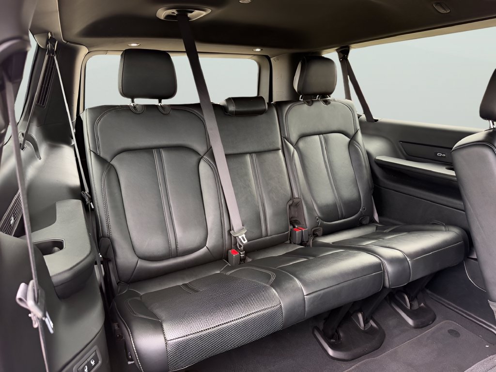 Used 2024 Jeep Wagoneer L Series II RWD image 29