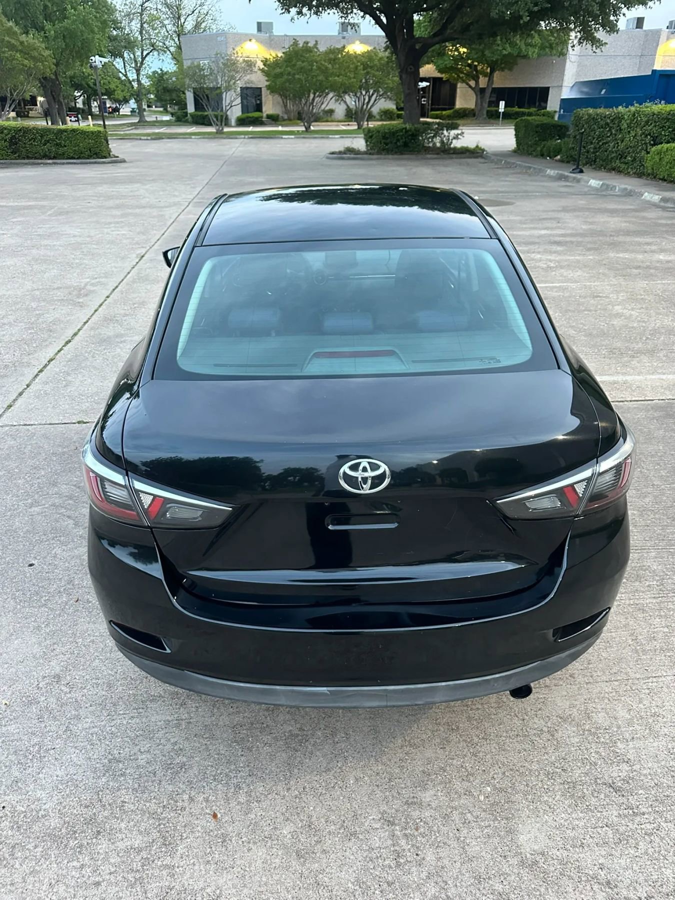 Used 2017 Toyota Yaris iA image 11