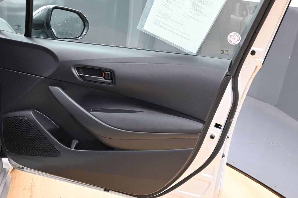 Used 2024 Toyota Corolla LE FWD image 32