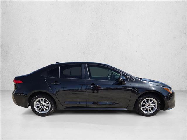 Used 2022 Toyota Corolla LE FWD image 4