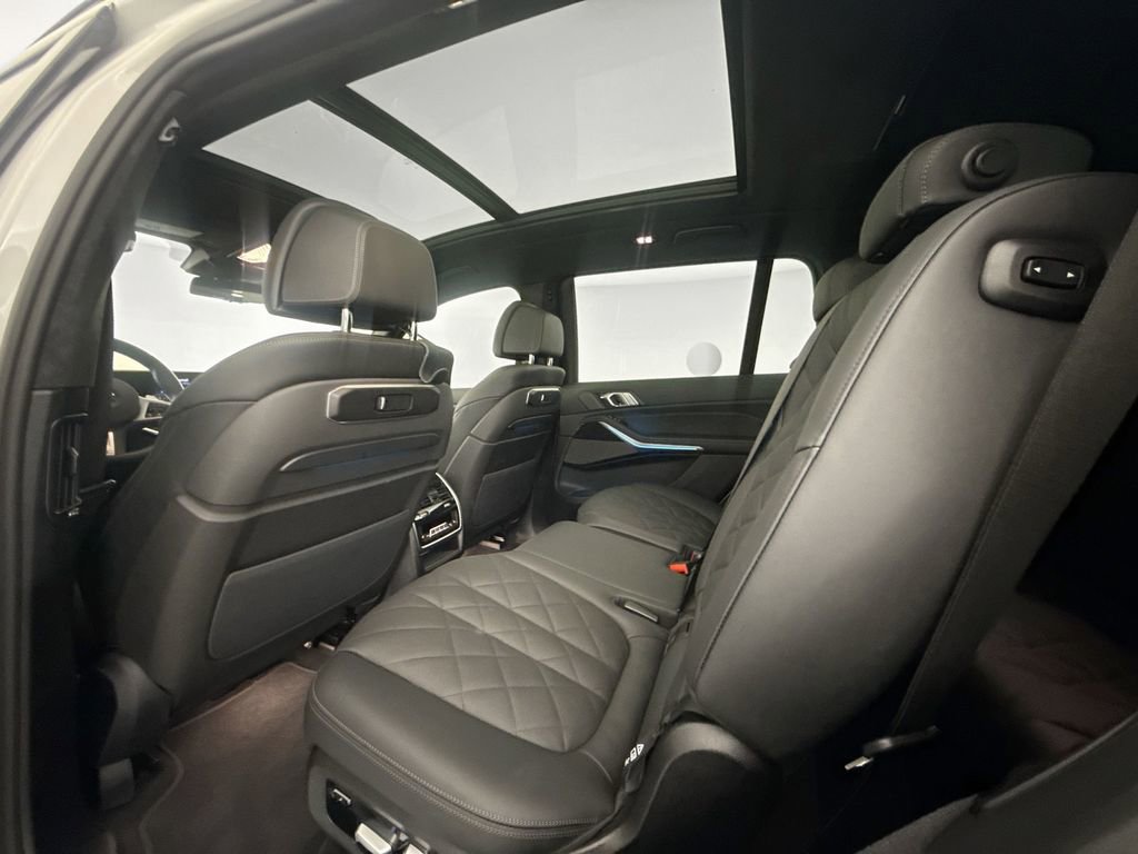 Used 2026 BMW X7 xDrive40i w/ M Sport Package image 24