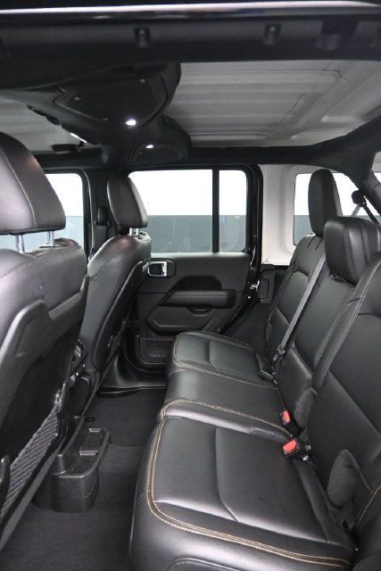 Used 2024 Jeep Wrangler Unlimited Sahara w/ Dual Top Group AWD/4WD image 8