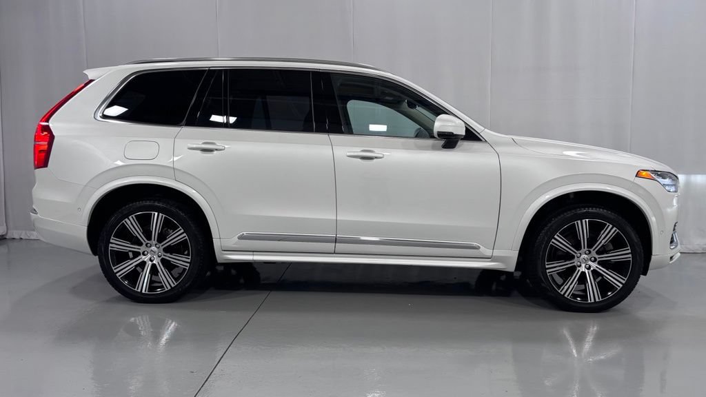 Certified 2025 Volvo XC90 T8 Plus w/ Protection Package Premier AWD/4WD image 5