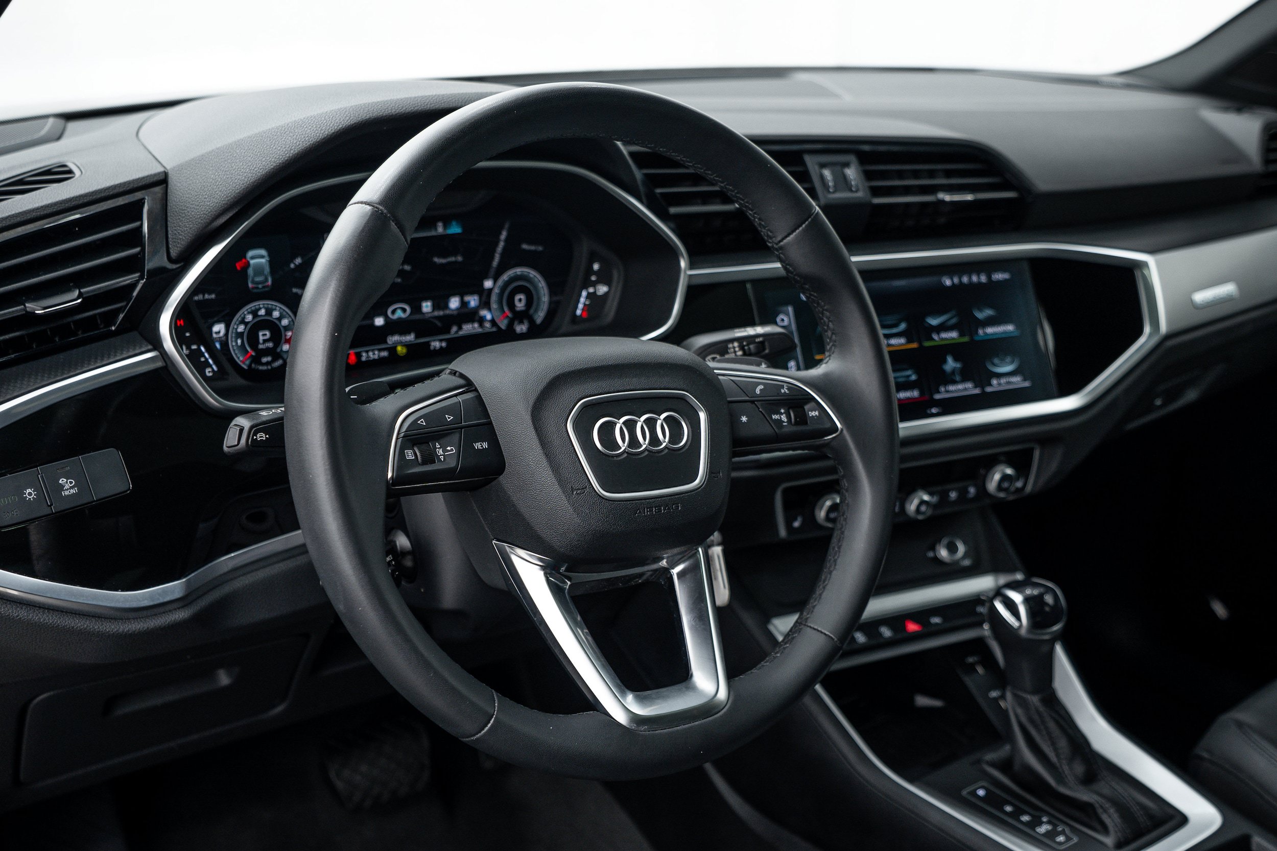 Certified 2023 Audi Q3 2.0T Premium Plus w/ Premium Plus Package AWD/4WD image 10