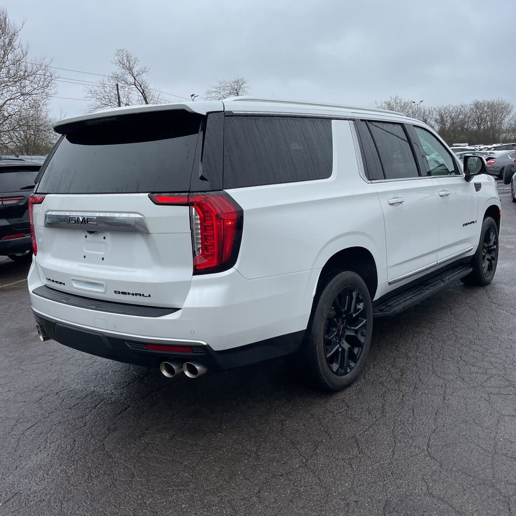 Used 2024 GMC Yukon XL Denali image 7