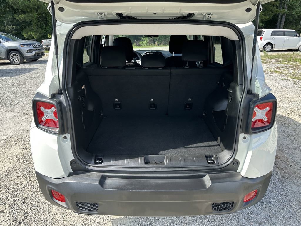 Used 2023 Jeep Renegade Latitude image 19