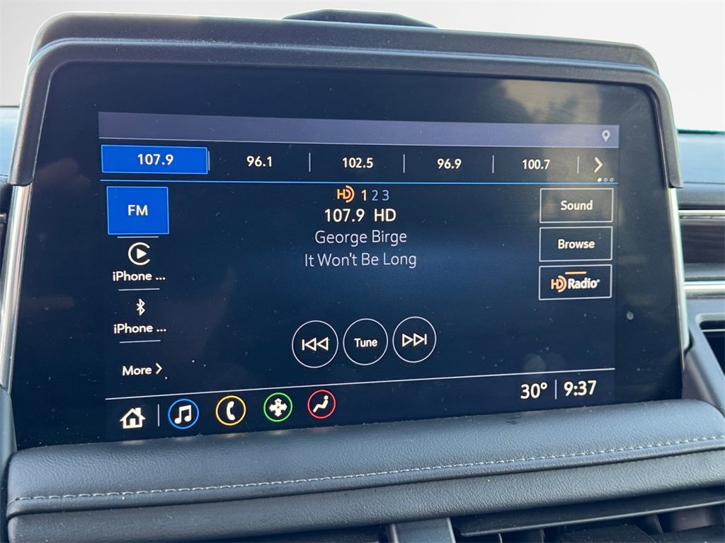 Used 2021 Chevrolet Tahoe LT w/ LT Signature Package image 18