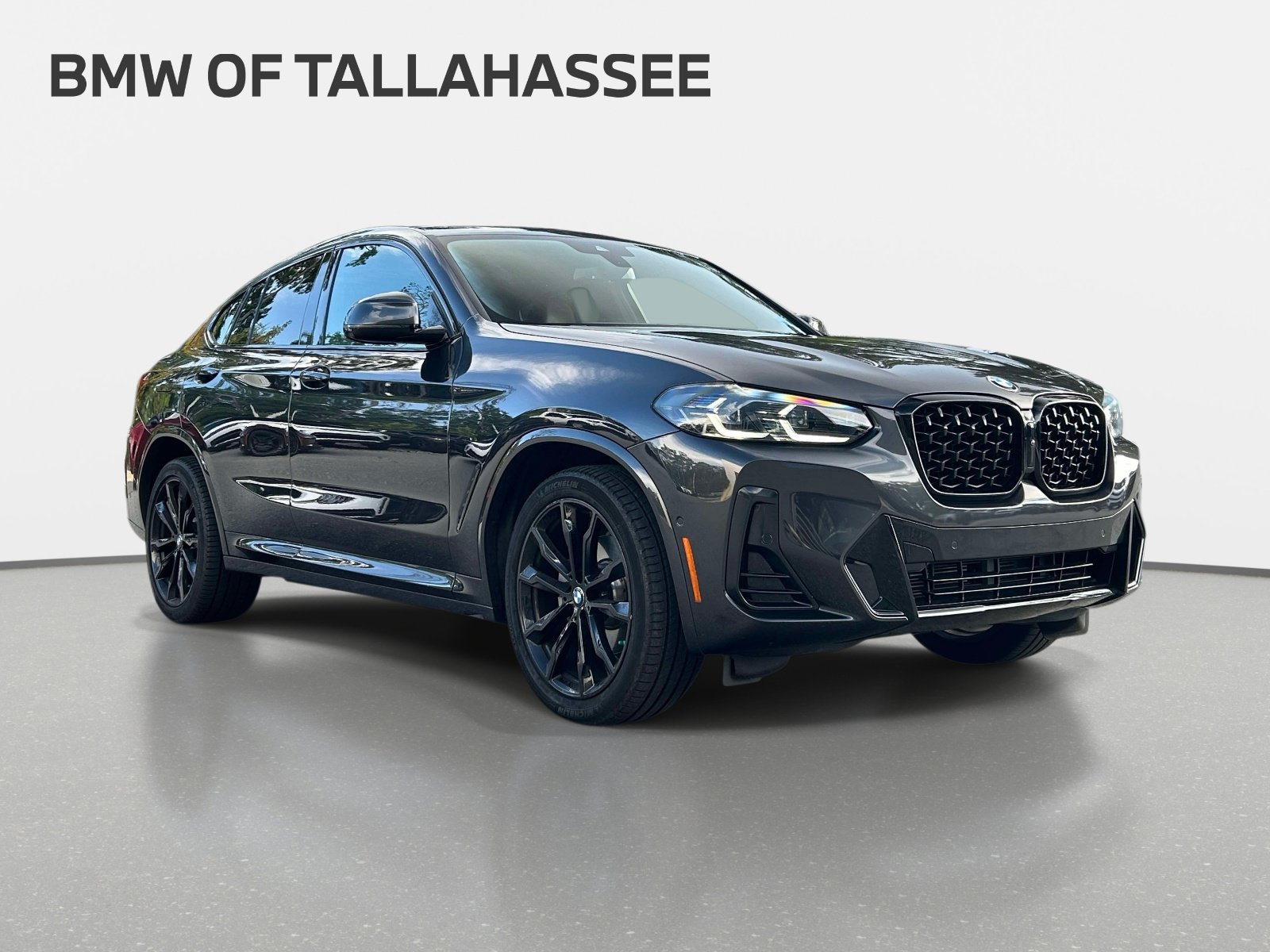 Used 2024 BMW X4 xDrive30i w/ Premium Package AWD/4WD image 3