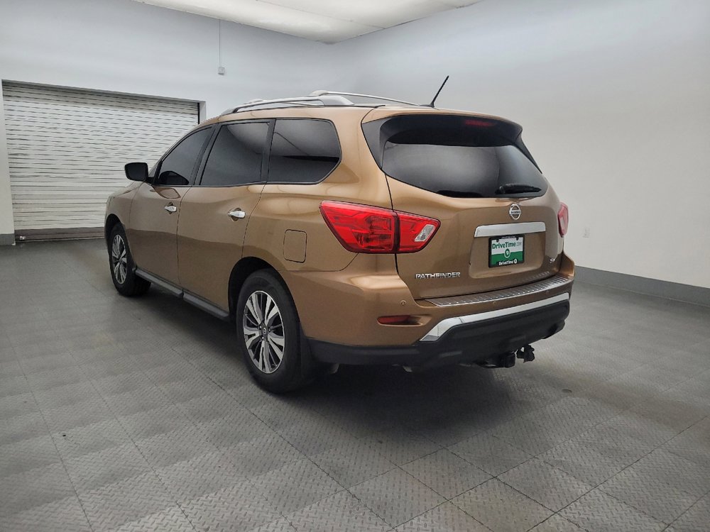 Used 2017 Nissan Pathfinder SV w/ SV Cold Weather Package FWD image 5