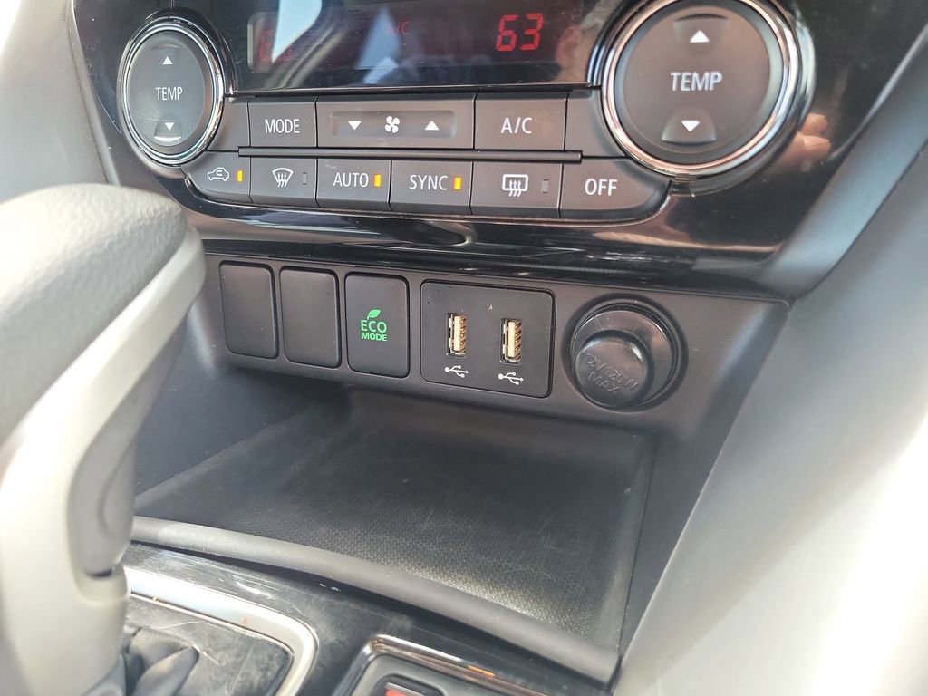 Used 2025 Mitsubishi Eclipse Cross SE image 33