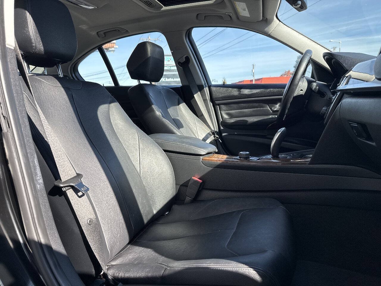 Used 2013 BMW 328i Sedan RWD image 17