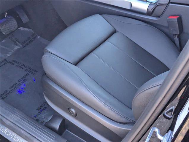 Used 2025 Mercedes-Benz GLB 250 image 4