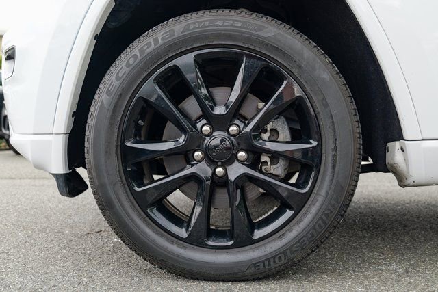 Used 2022 Jeep Grand Cherokee Laredo X image 16