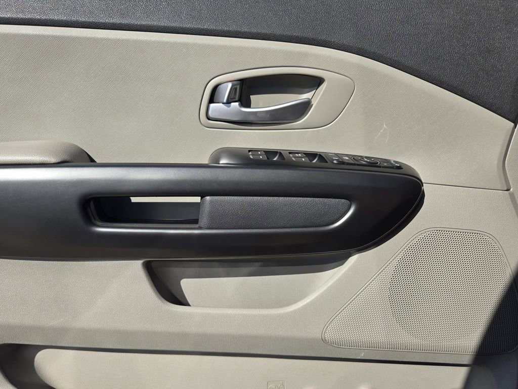 Used 2017 Kia Sedona LX w/ LX Essentials Premium Package image 22