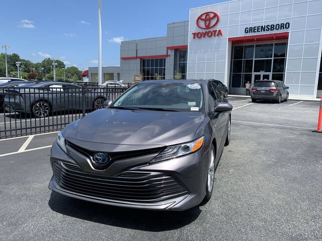 Certified 2020 Toyota Camry XLE w/ Sunroof Package FWD image 1