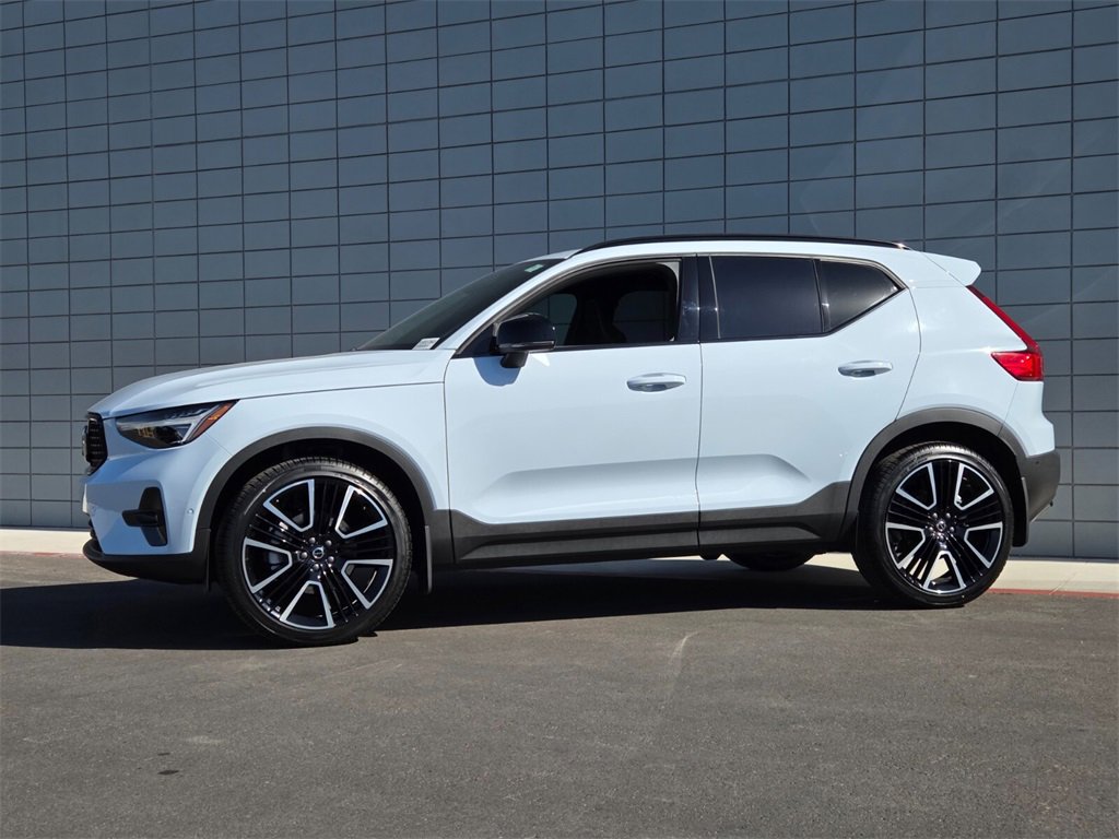 New 2025 Volvo XC40 B5 Ultra w/ Climate Package image 2