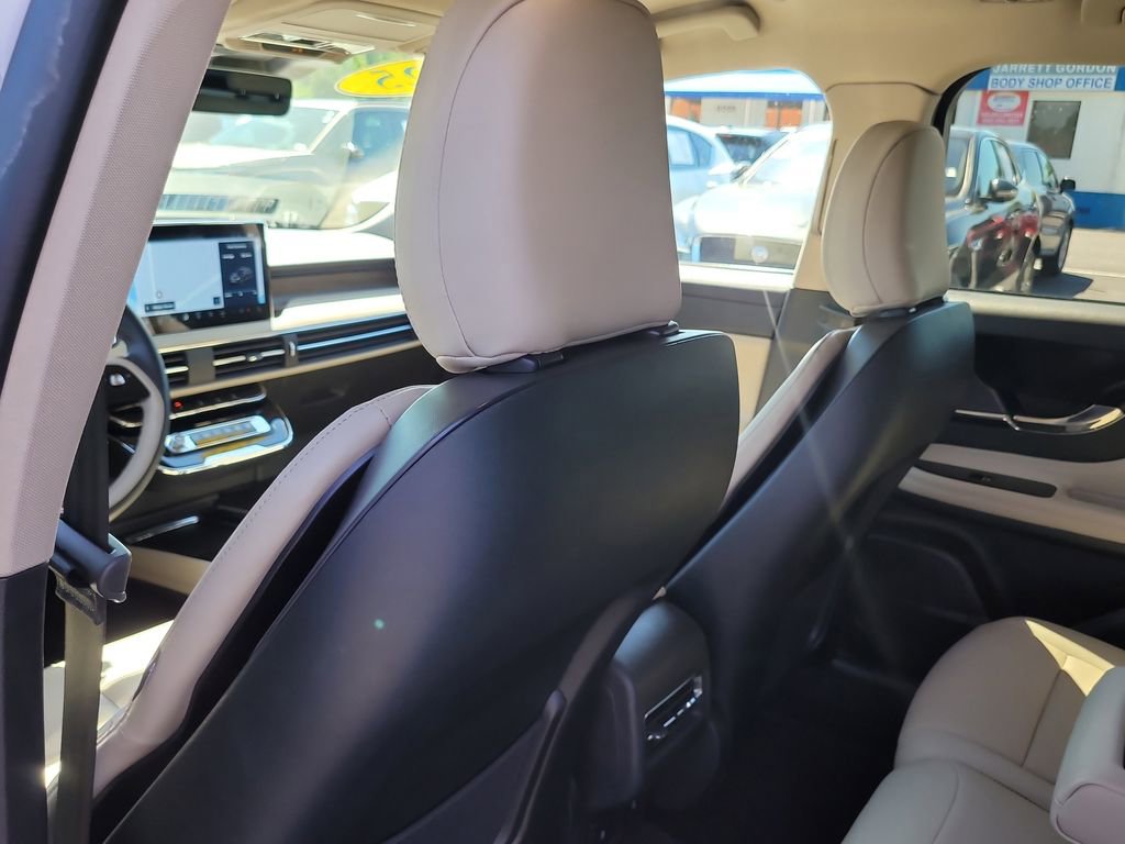 Used 2025 Lincoln Corsair Reserve w/ Jet Appearance Package image 10