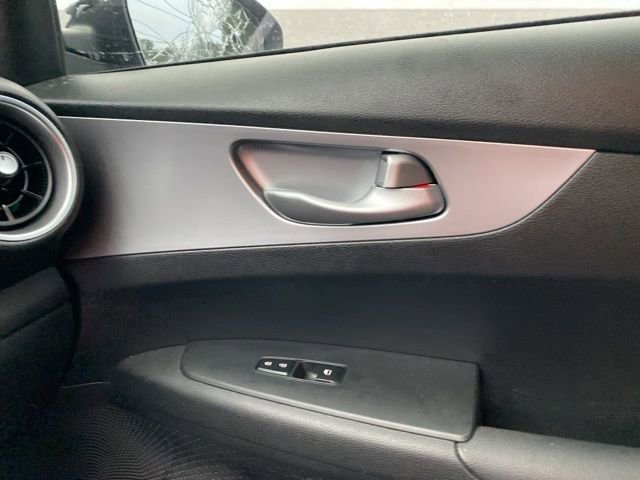 Used 2022 Kia Forte LXS w/ LXS Technology Package image 27