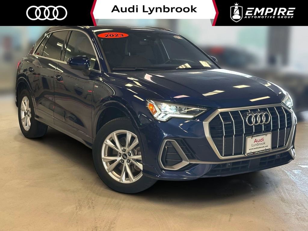 Used 2023 Audi Q3 2.0T Premium w/ Convenience Package AWD/4WD image 1