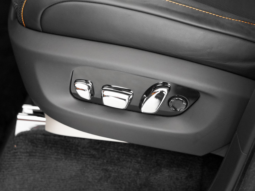 Certified 2024 Rolls-Royce Cullinan AWD/4WD image 17