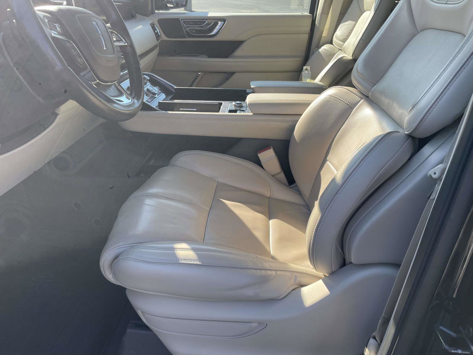 Used 2019 Lincoln Navigator L Reserve w/ Cargo Package AWD/4WD image 8