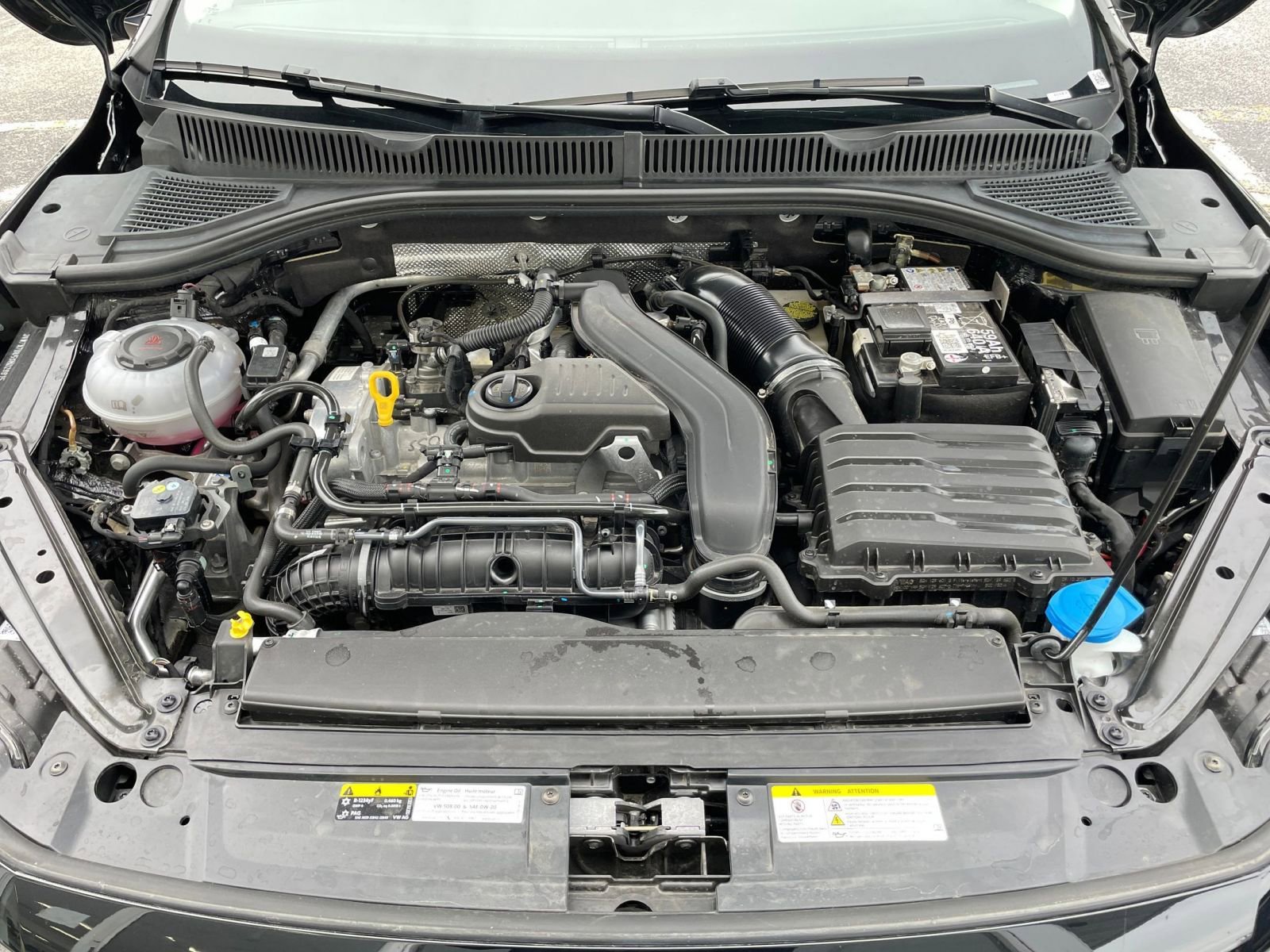 Used 2025 Volkswagen Jetta SE image 32