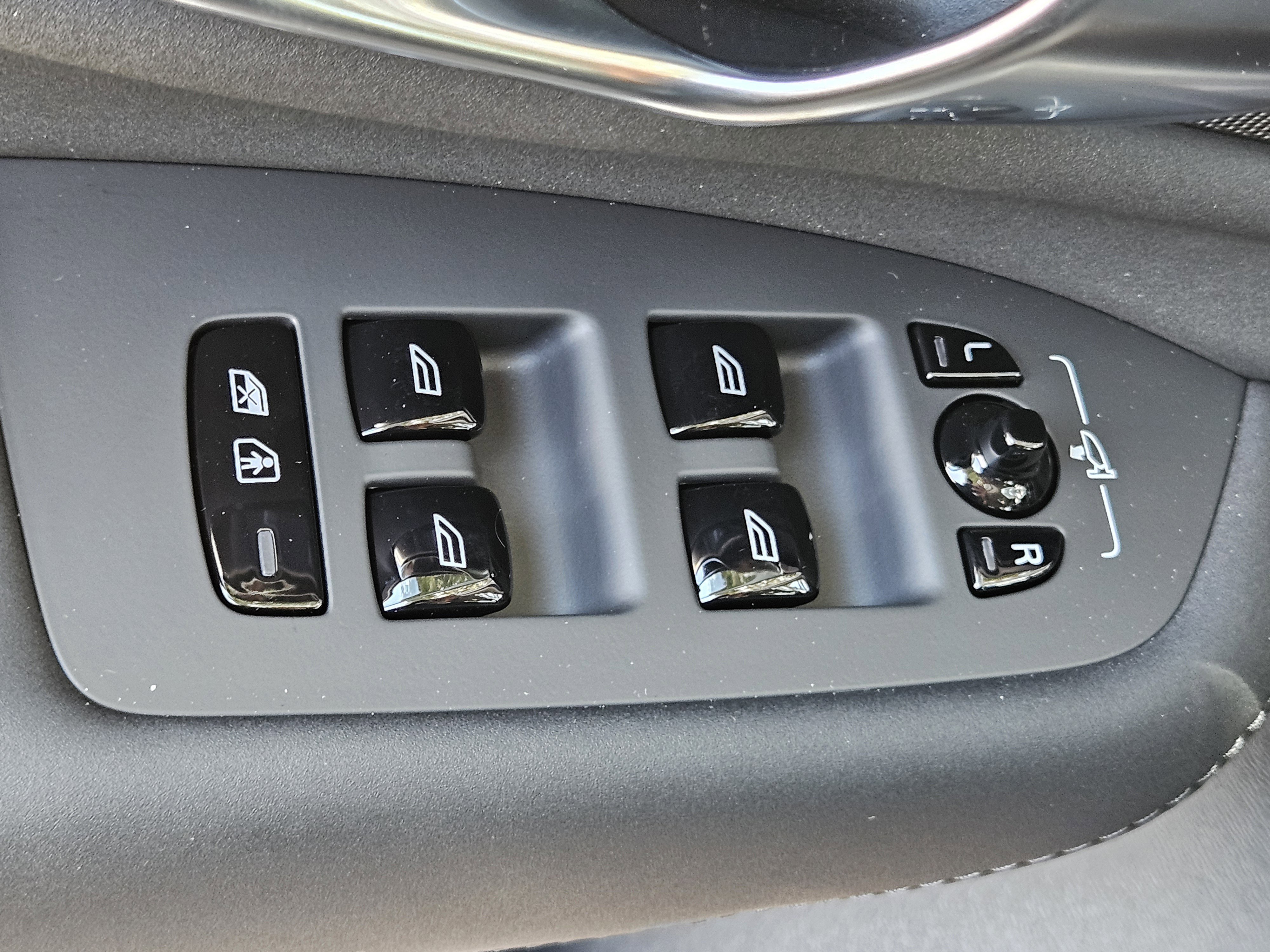 New 2026 Volvo XC90 B5 Plus image 21