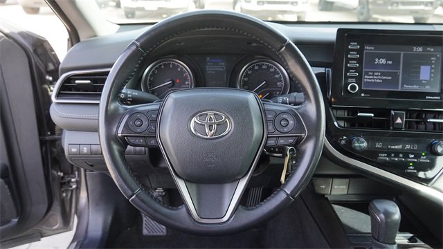 Used 2024 Toyota Camry SE image 25