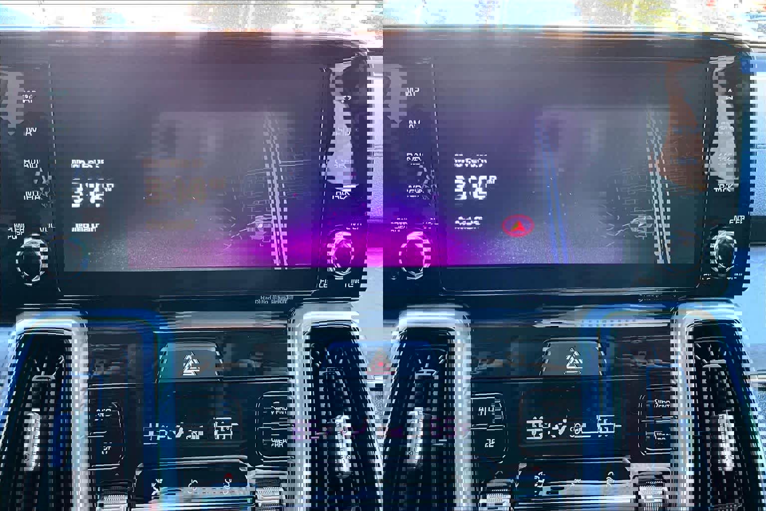 Used 2023 Kia Sorento SX image 31