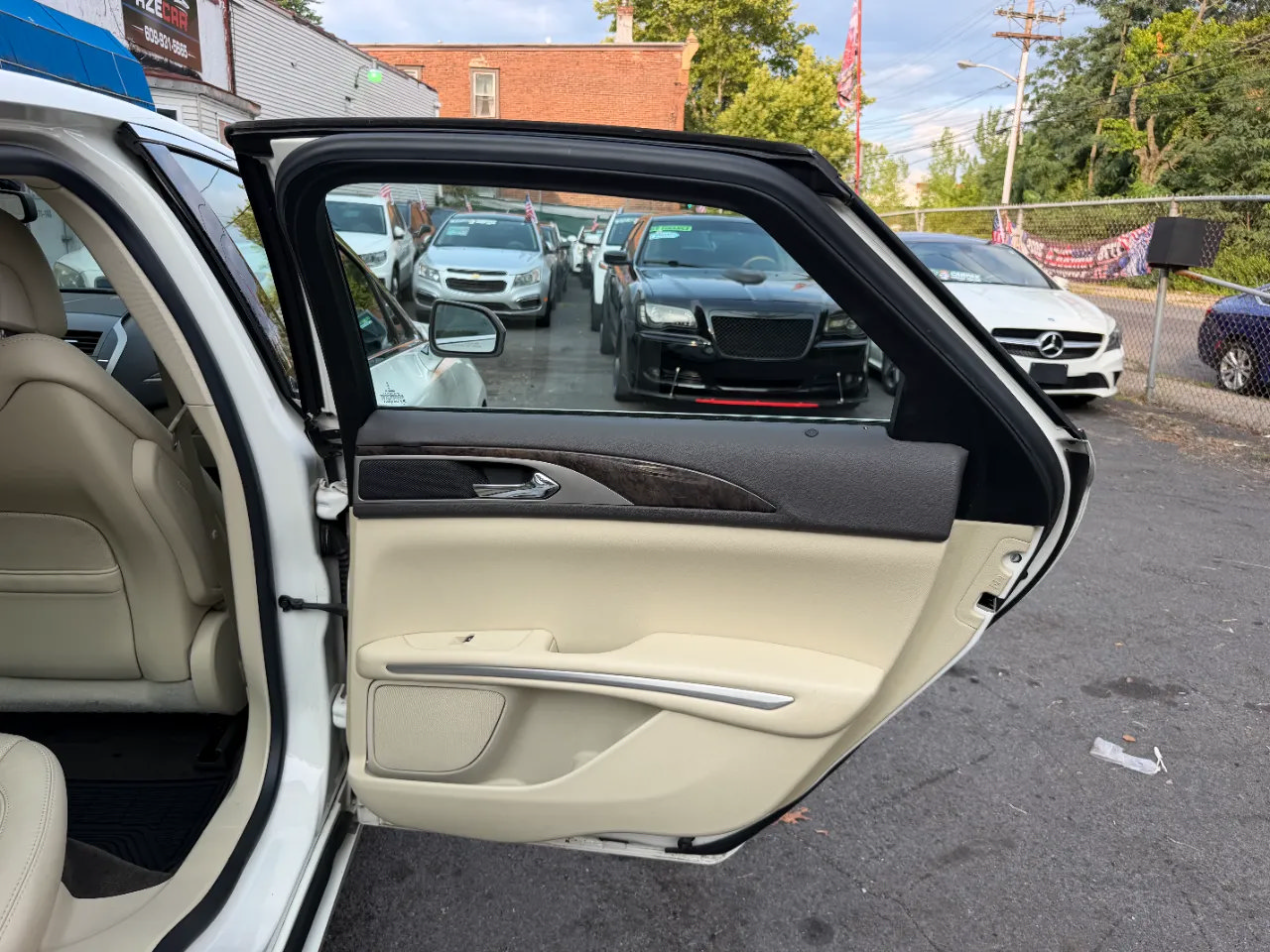 Used 2013 Lincoln MKZ FWD image 33