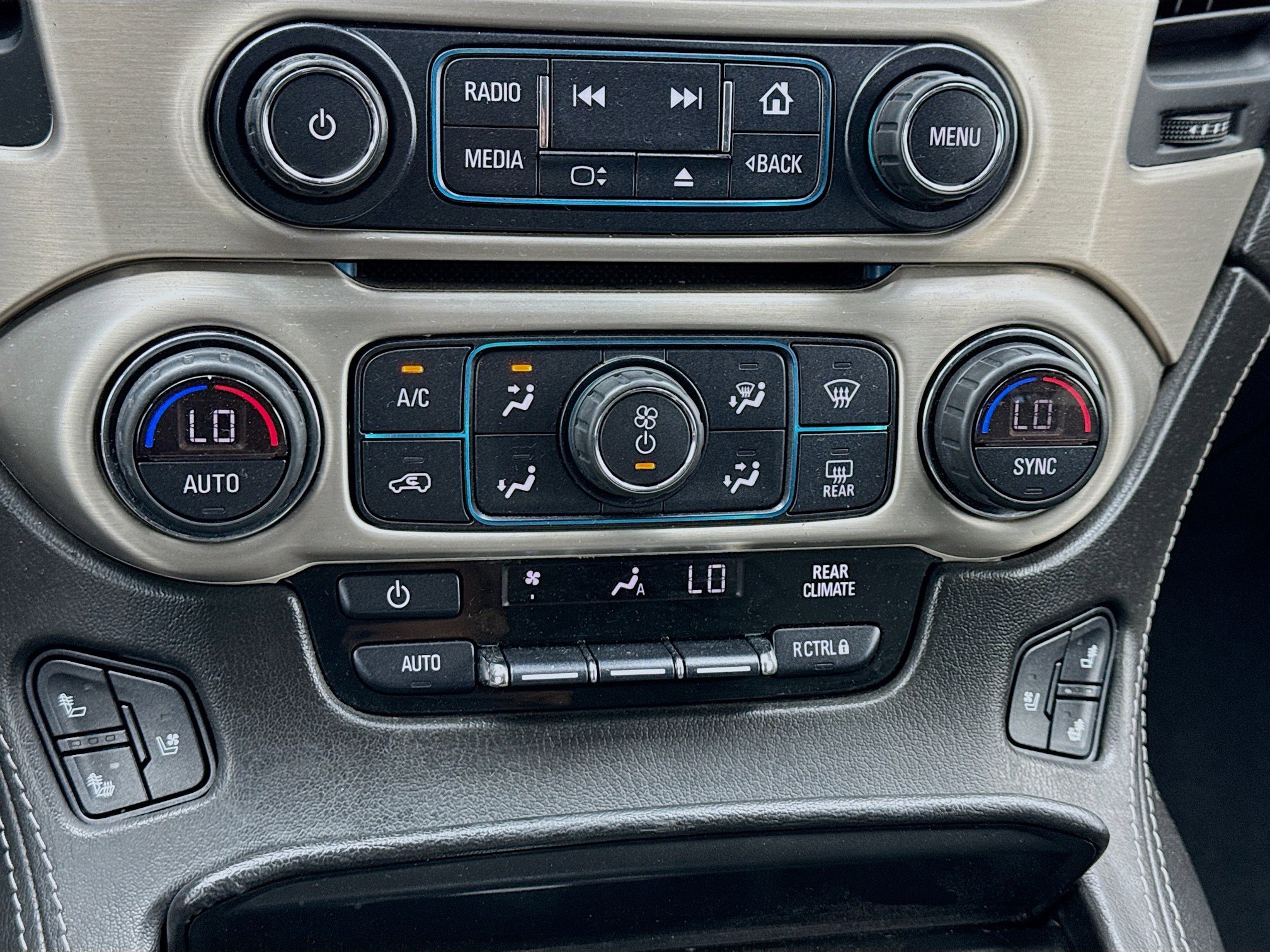 Used 2020 GMC Yukon XL Denali image 12