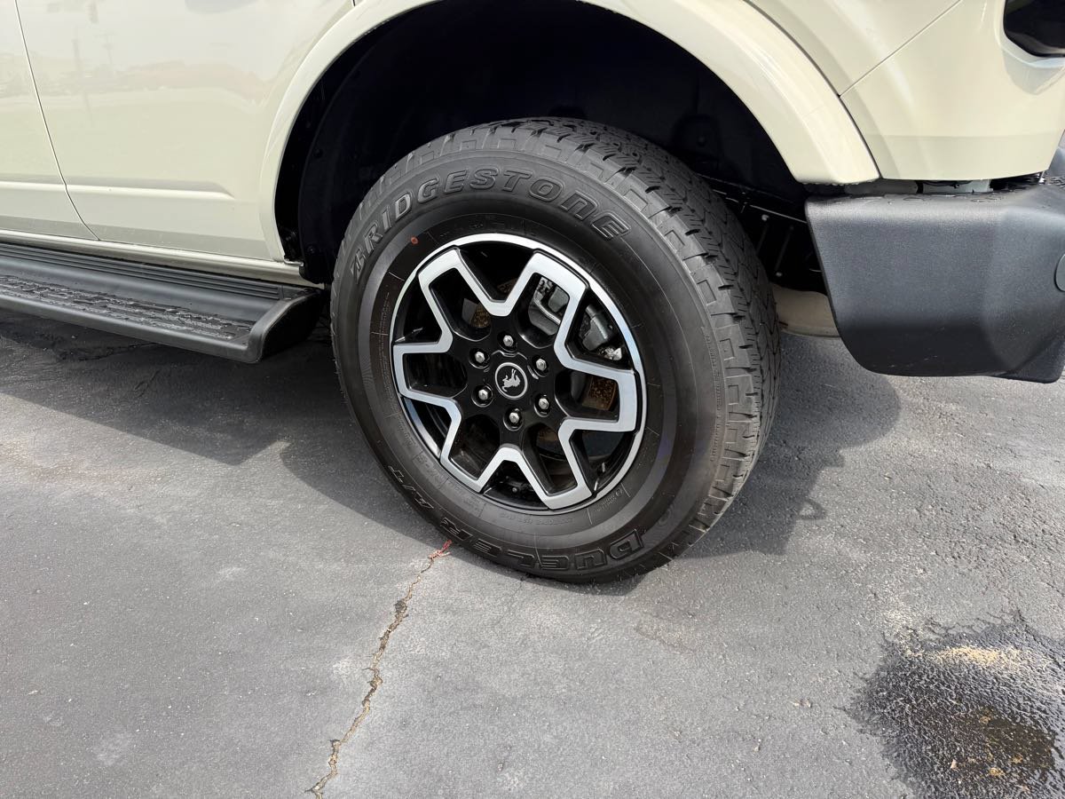 Used 2025 Ford Bronco Outer Banks AWD/4WD image 9