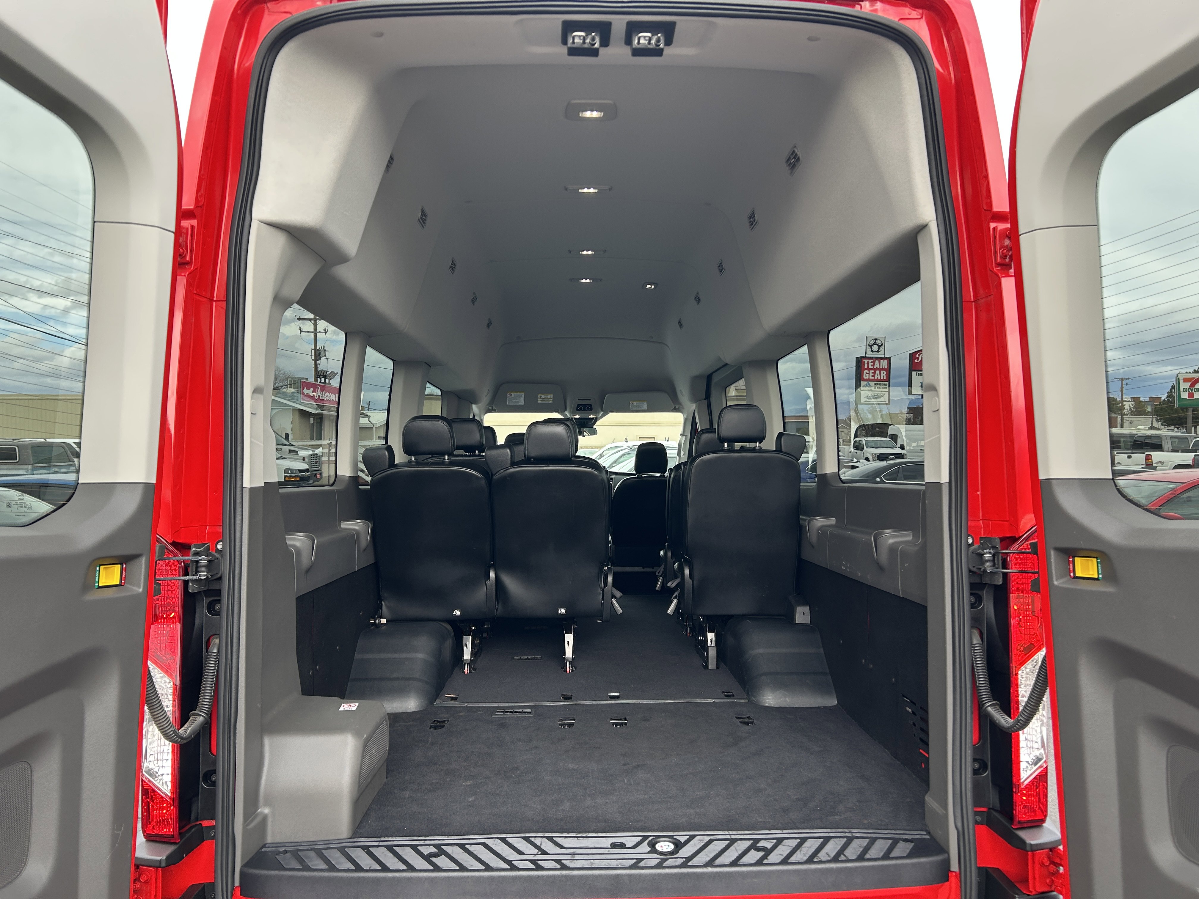 Used 2022 Ford Transit 350 XLT image 14