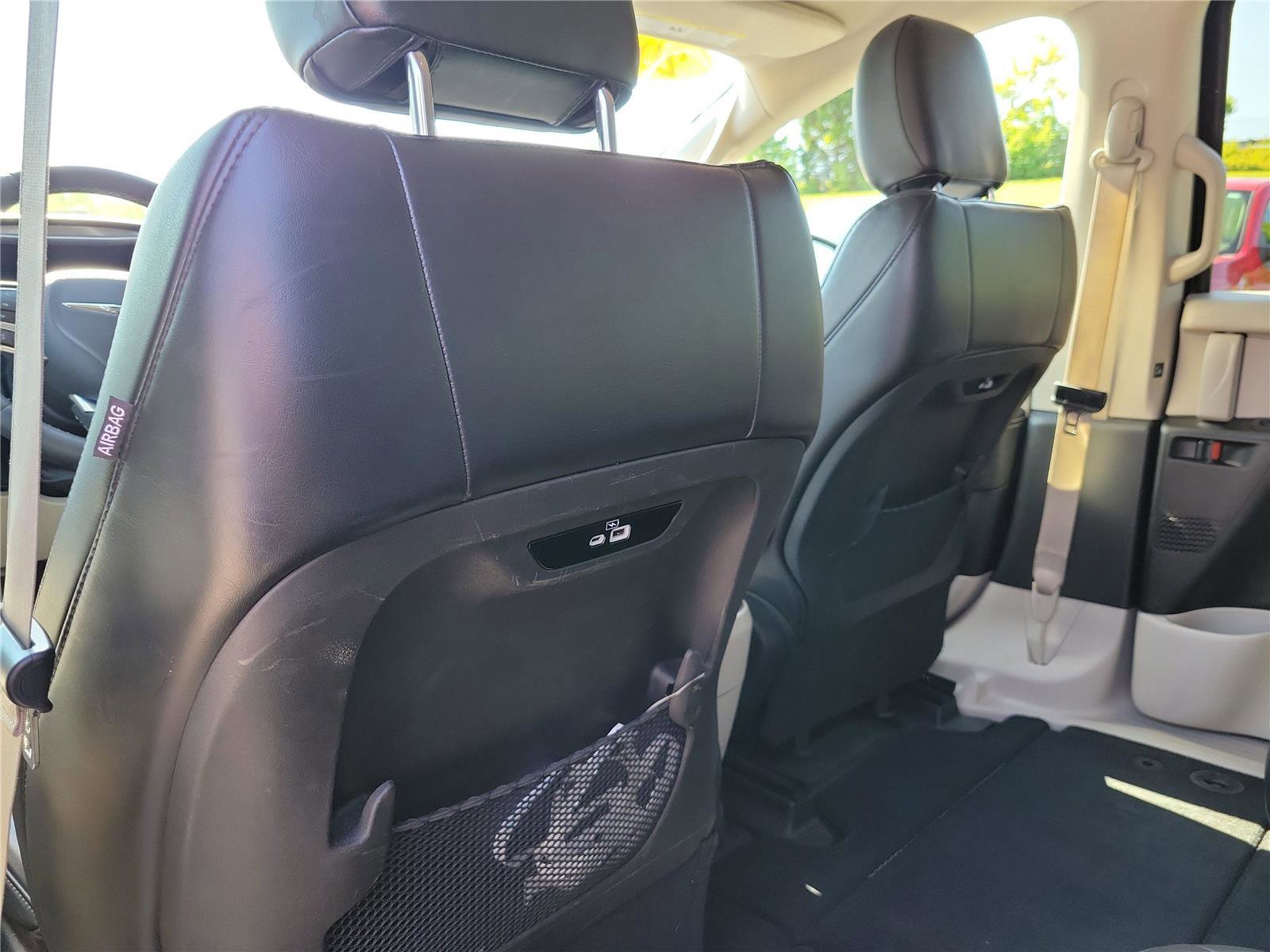 Used 2023 Chrysler Pacifica Touring-L FWD image 16