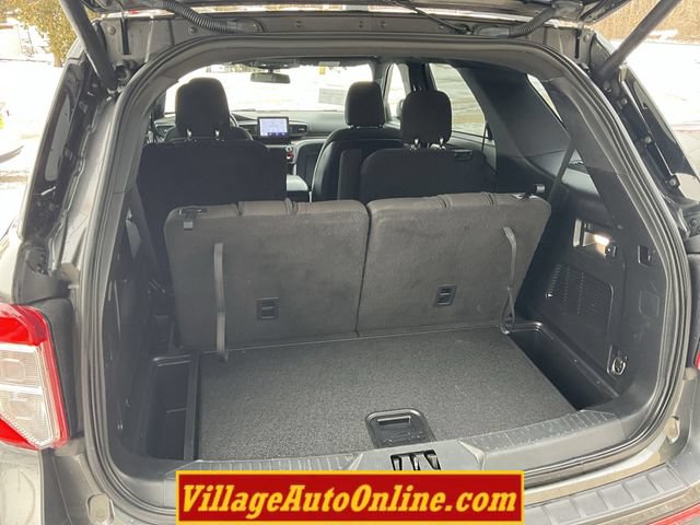 Used 2020 Ford Explorer XLT w/ Comfort Package AWD/4WD image 38