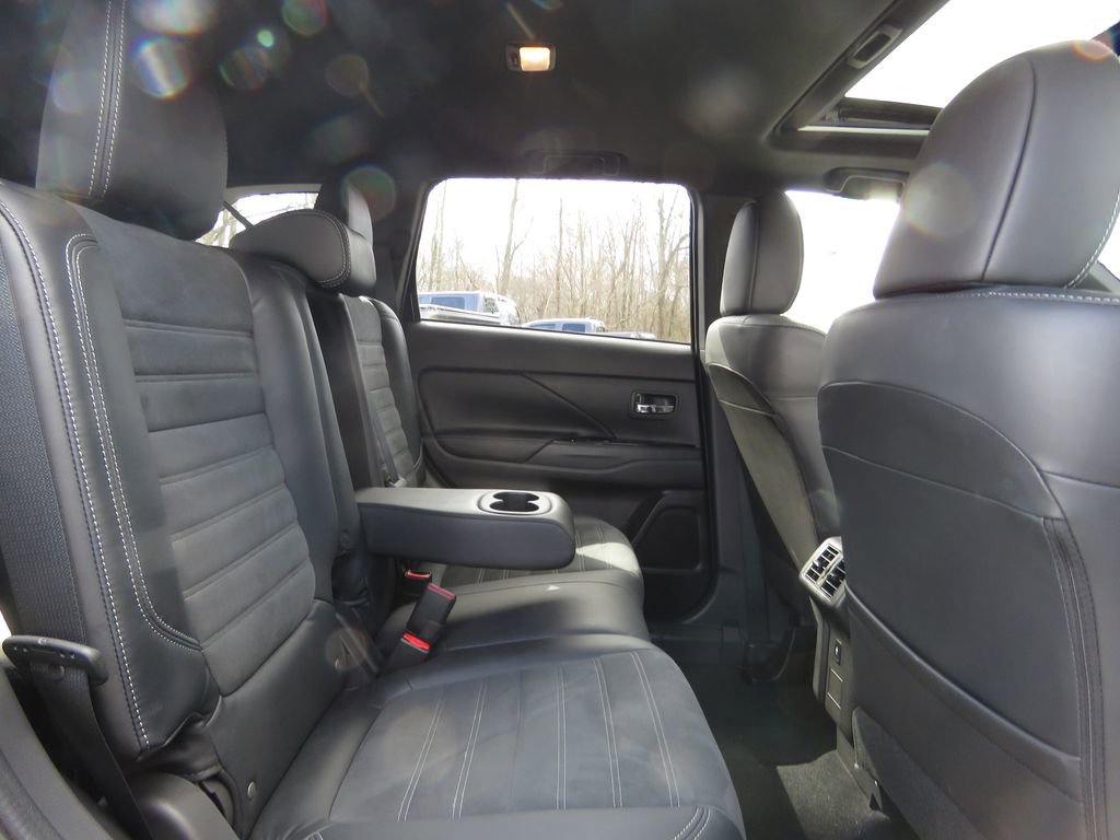 Used 2019 Mitsubishi Outlander SEL image 16