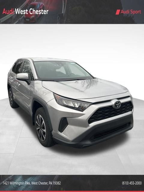 Used 2022 Toyota RAV4 LE image 1