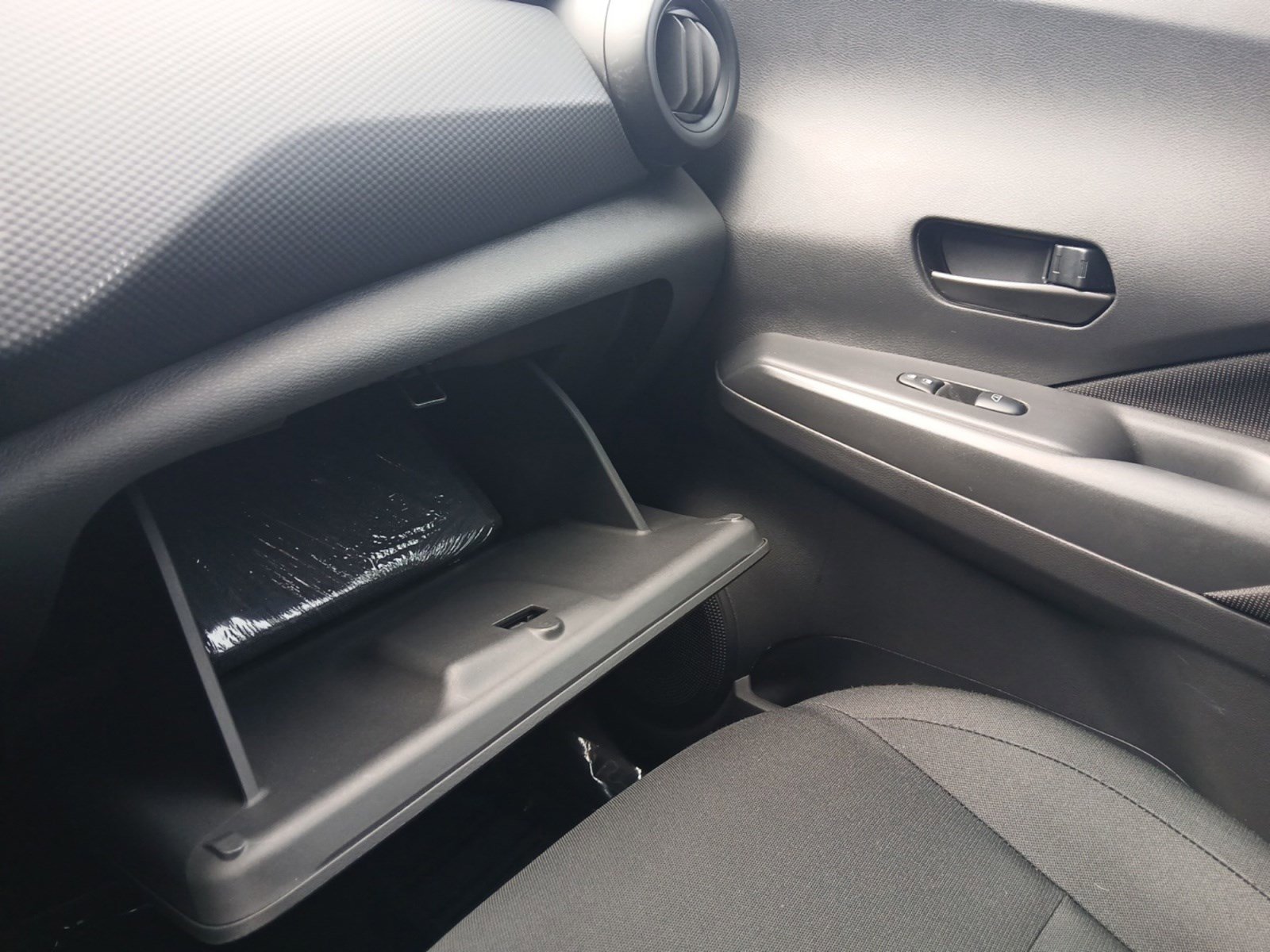 Used 2024 Nissan Kicks S image 22