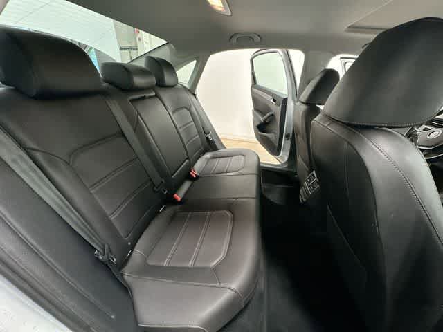 Certified 2020 Volkswagen Passat 2.0T R-Line FWD image 24
