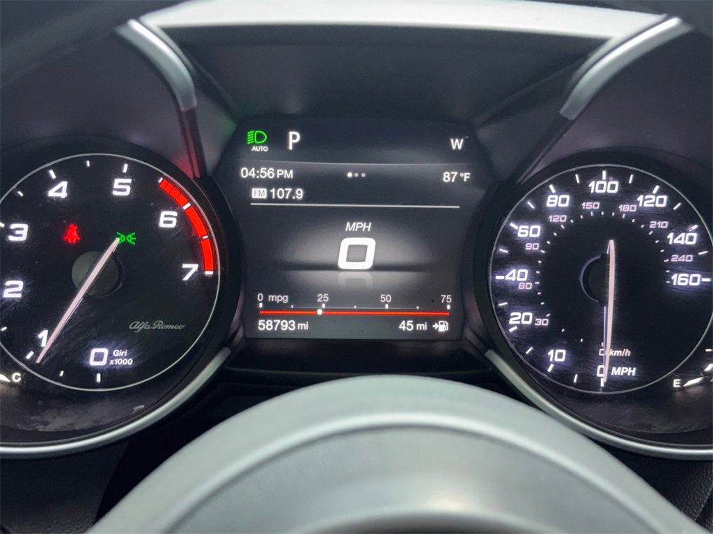 Used 2019 Alfa Romeo Giulia image 21