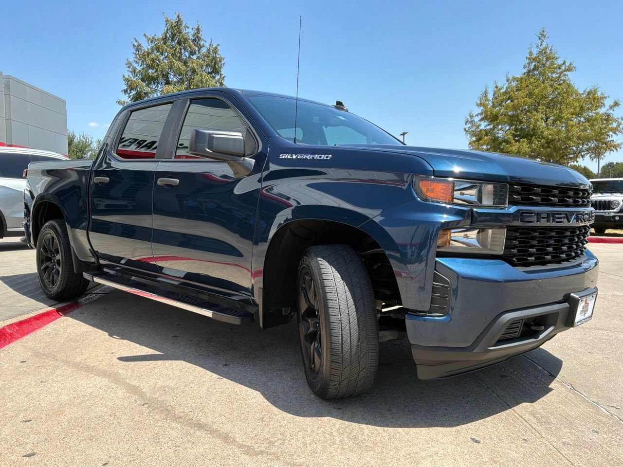 Used 2020 Chevrolet Silverado 1500 Custom w/ Custom Value Package RWD image 4