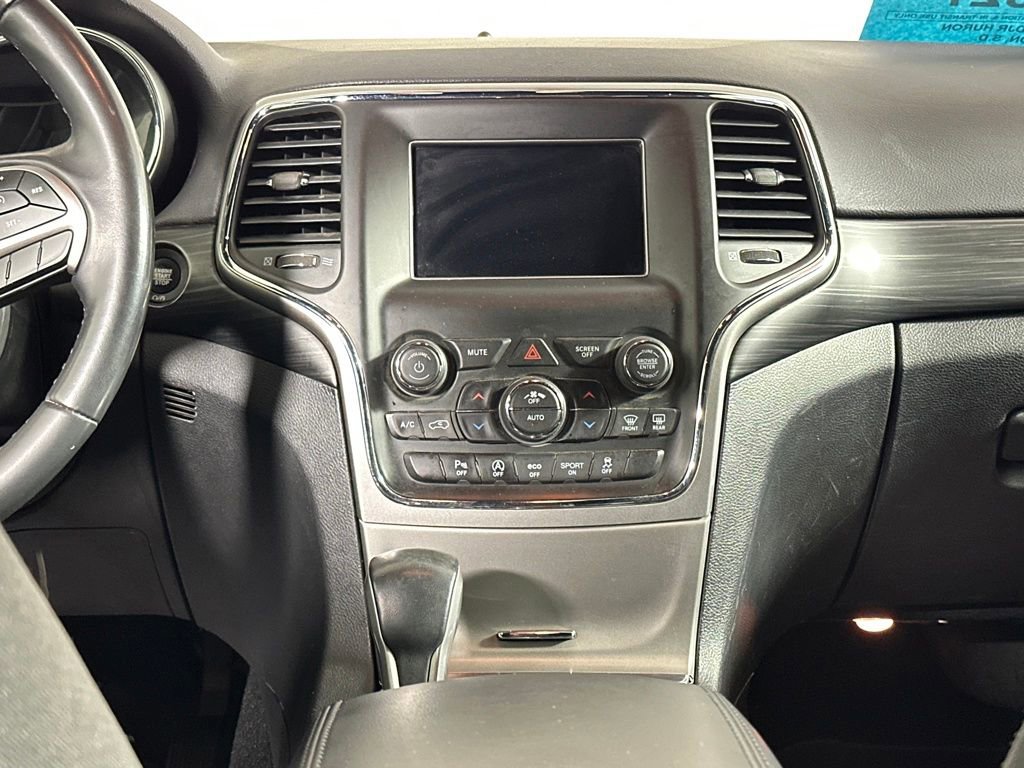 Used 2020 Jeep Grand Cherokee Laredo image 24