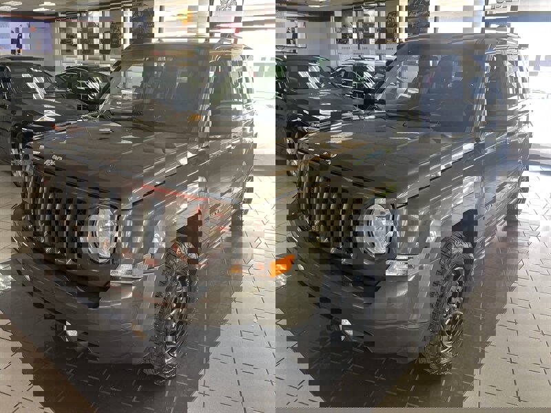 Used 2016 Jeep Patriot Sport image 1