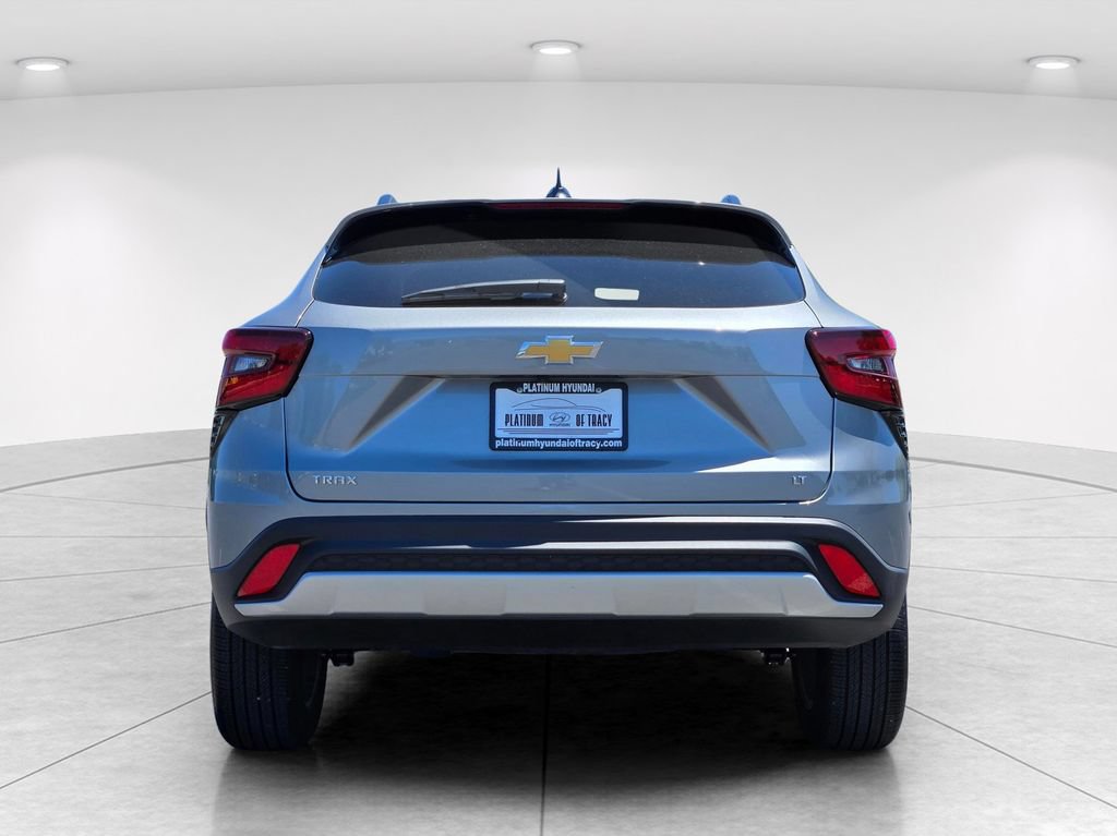 Used 2026 Chevrolet Trax LT w/ LT Convenience Package FWD image 5