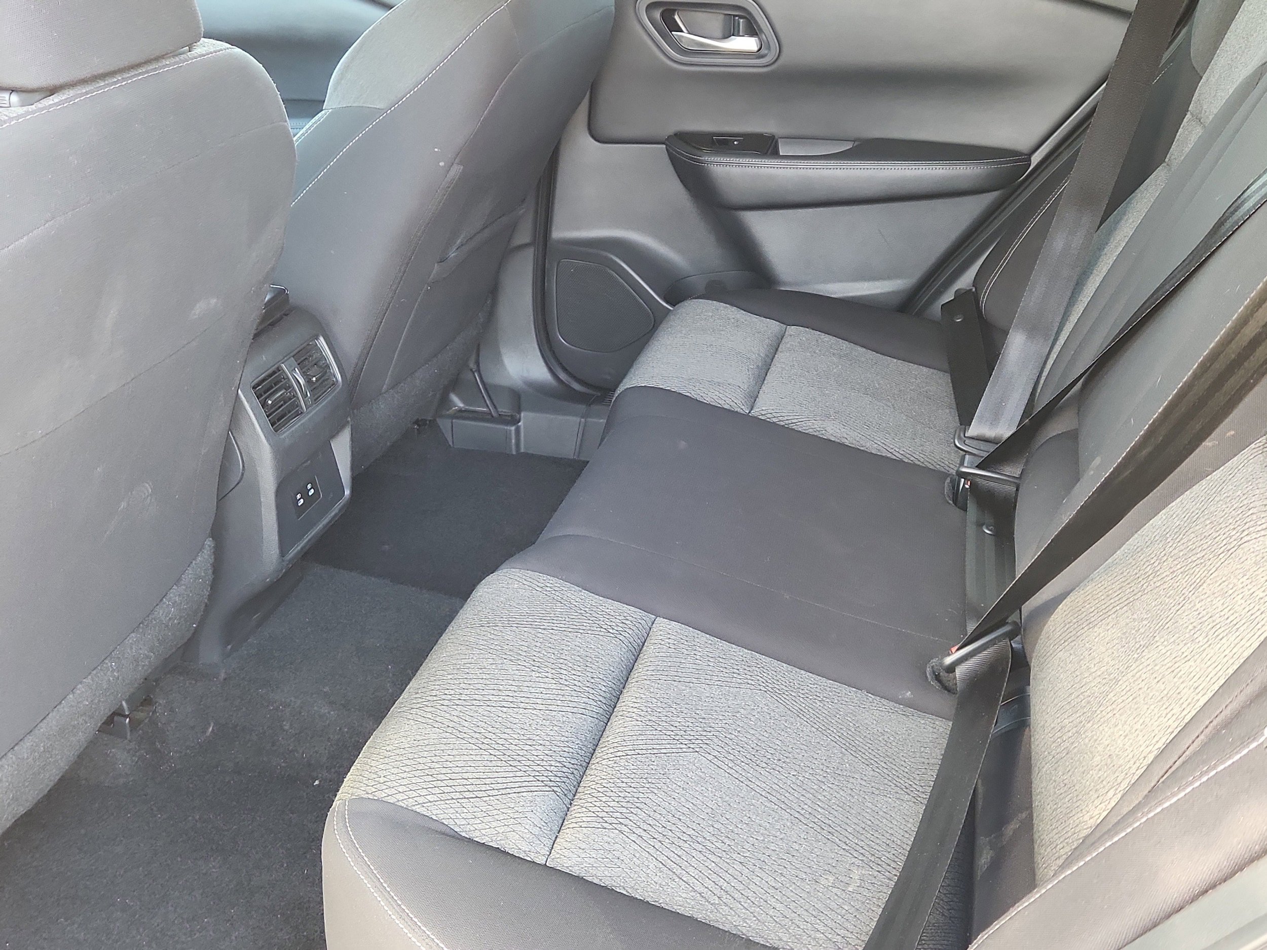 Used 2024 Nissan Rogue SV AWD/4WD image 11