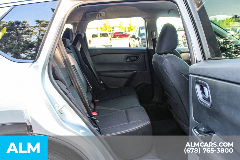 Used 2024 Nissan Rogue S AWD/4WD image 17