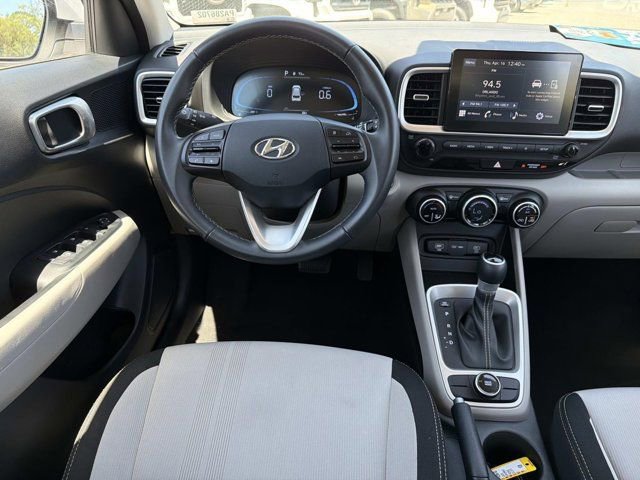 Used 2025 Hyundai Venue SEL FWD image 22