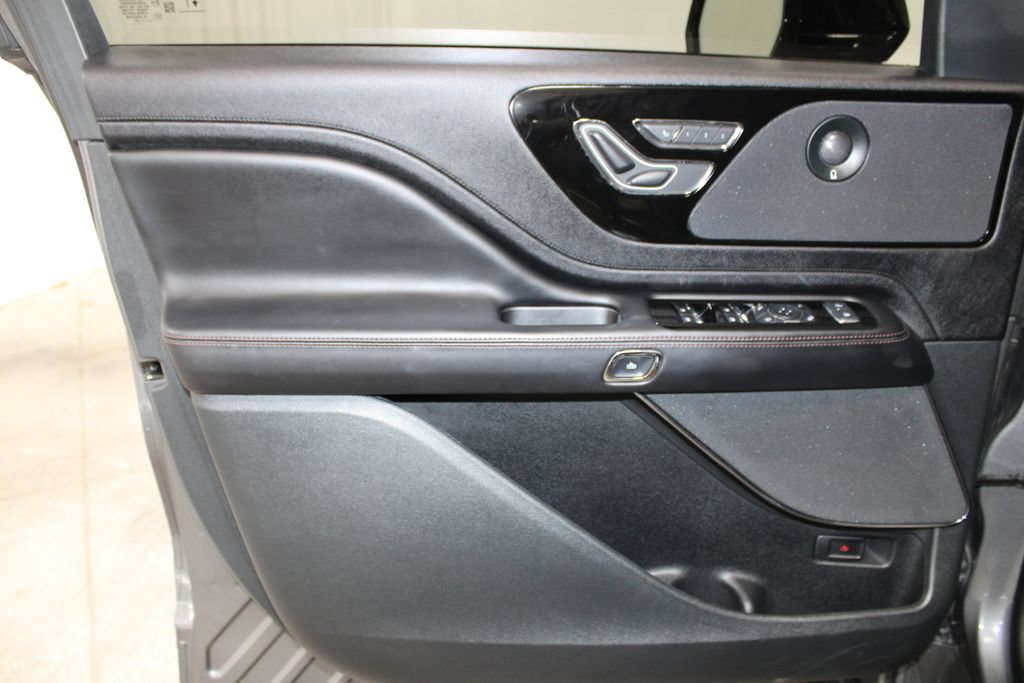Used 2024 Lincoln Aviator Reserve w/ Equipment Group 201A RWD image 19